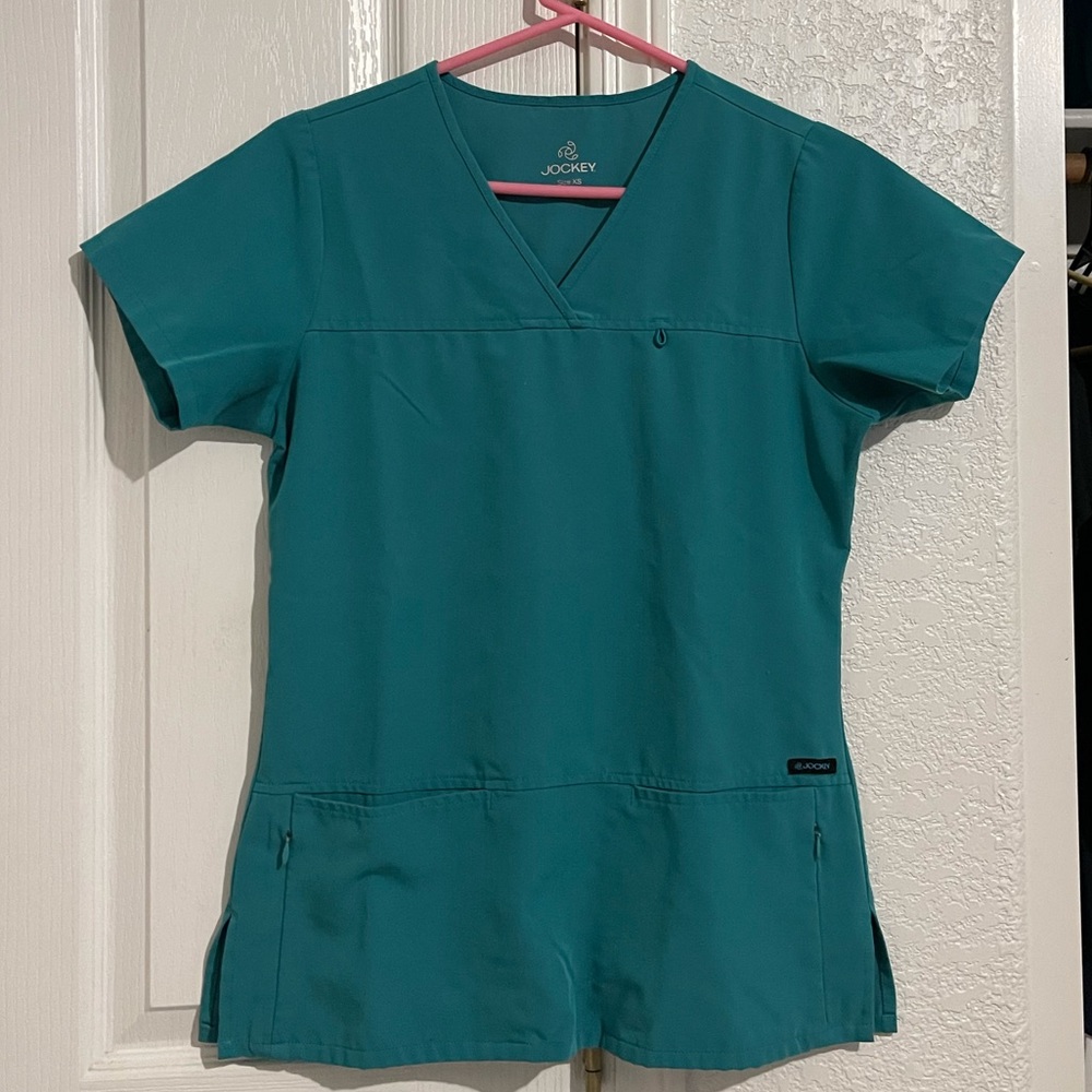 Jockey scrub top and bottom